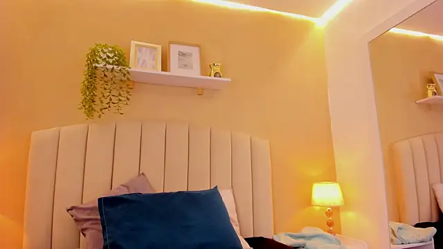 sara kitten19 online show from March 20, 1:49 pm