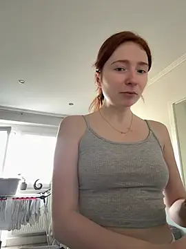 Snapshot of HoneyBunny18 chatting on February 26, 1:21 pm HoneyBunny18 online show from February 26, 1:21 pm