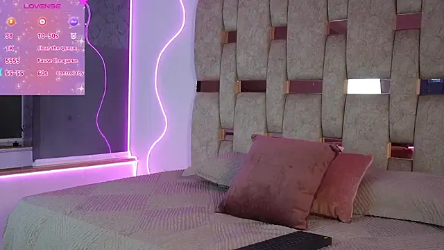 Fernanda thail  online show from April 10, 7:51 pm