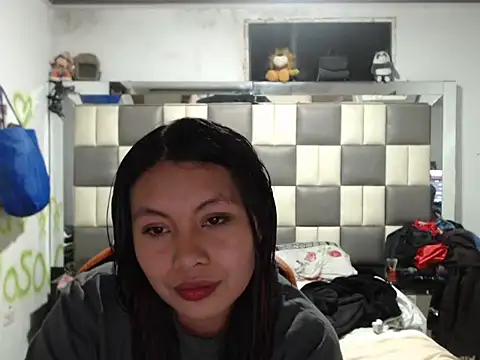 Snapshot of dulcecandy1919 chatting on February 21, 4:57 am dulcecandy1919 online show from February 21, 4:57 am