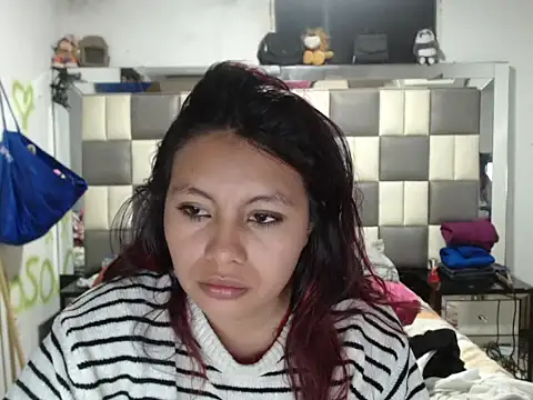 Snapshot of dulcecandy1919 chatting on February 25, 3:27 am dulcecandy1919 online show from February 25, 3:27 am