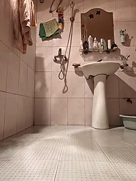 Snapshot of BotDamBigAss chatting on February 24, 1:42 pm BotDamBigAss online show from February 24, 1:42 pm