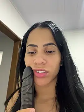 Snapshot of issis1010 chatting on March 4, 7:03 am issis1010 online show from March 4, 7:03 am