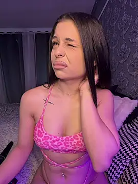 Olivia Noor online show from July 15, 5:29 pm