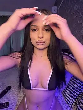 Olivia Noor online show from July 17, 4:45 pm