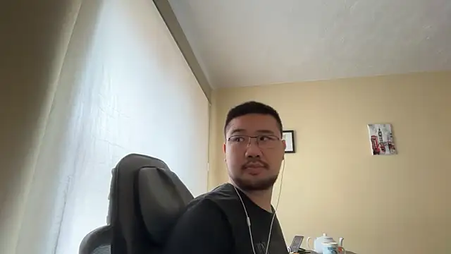 jasonryu2025 online show from April 2, 10:46 am