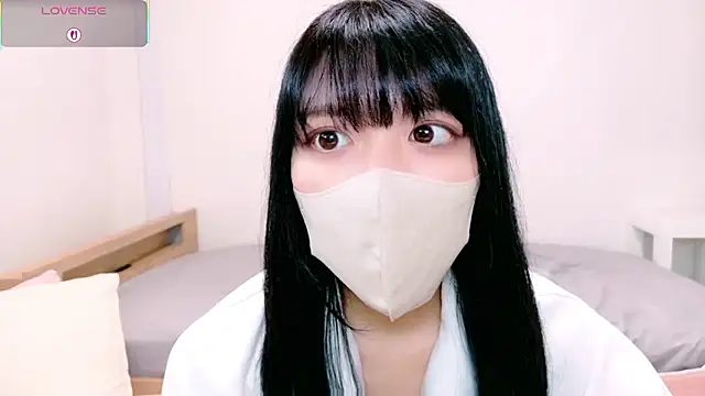 natsuka-chan online show from April 5, 5:48 am