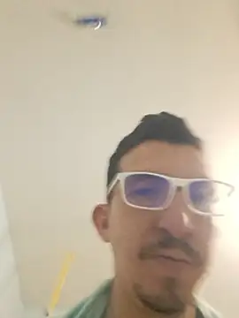 ANDYBLAKEE2025 online show from April 29, 1:32 am