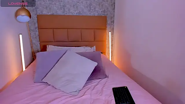 ZeynepYilmaz online show from April 2, 9:12 pm