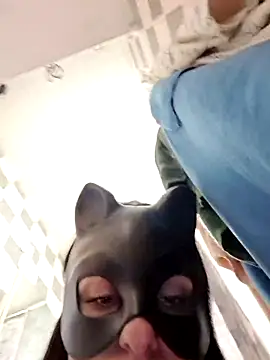 halii21 online show from April 17, 9:51 pm