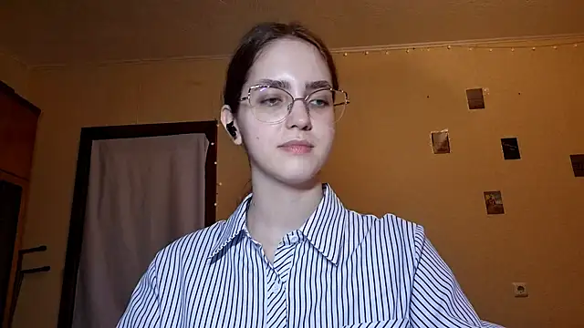 Snapshot of Katelemon chatting on April 23, 11:42 am Katelemon online show from April 23, 11:42 am