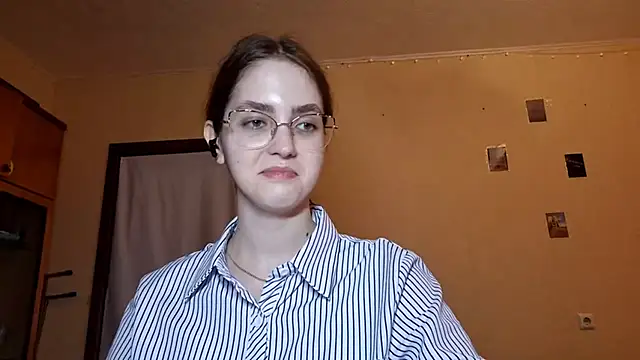 Snapshot of Katelemon chatting on April 23, 12:29 pm Katelemon online show from April 23, 12:29 pm