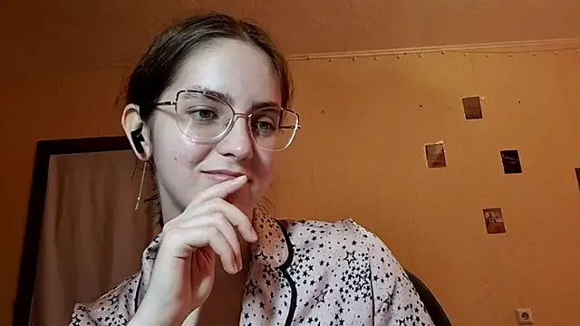 Snapshot of Katelemon chatting on April 30, 9:15 am Katelemon online show from April 30, 9:15 am