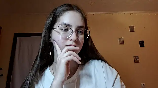 Snapshot of Katelemon chatting on May 1, 3:27 pm Katelemon online show from May 1, 3:27 pm