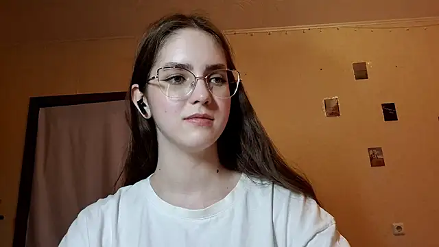Snapshot of Katelemon chatting on May 4, 2:24 pm Katelemon online show from May 4, 2:24 pm