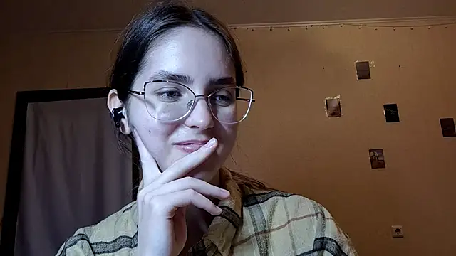 Snapshot of Katelemon chatting on May 11, 4:04 pm Katelemon online show from May 11, 4:04 pm