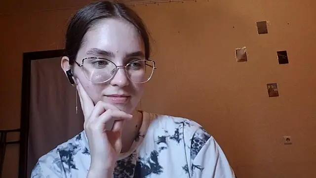 Snapshot of Katelemon chatting on May 20, 2:34 pm Katelemon online show from May 20, 2:34 pm