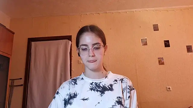 Katelemon online show from June 25, 10:20 am