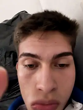 Snapshot of bbluchito chatting on March 3, 7:53 pm bbluchito online show from March 3, 7:53 pm