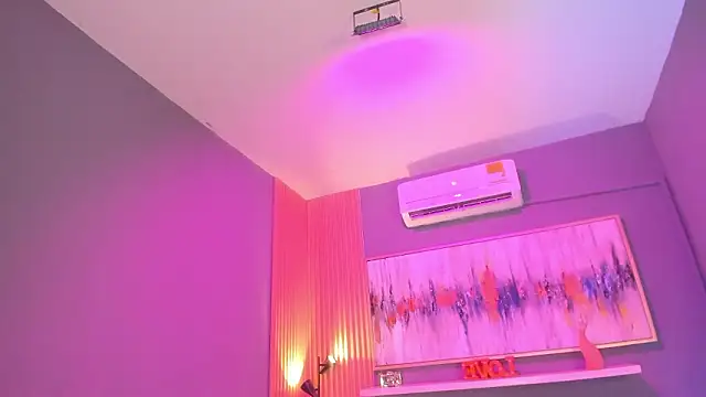 Snapshot of janinne_lu chatting on February 24, 10:57 am janinne lu online show from February 24, 10:57 am