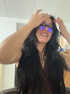 susi chimm online show from April 17, 1:19 am