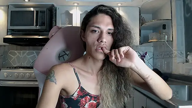 Snapshot of CrisOzzz chatting on March 2, 8:48 pm CrisOzzz online show from March 2, 8:48 pm