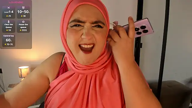 HijabiMilff online show from May 13, 3:53 pm