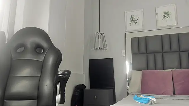 Kataleya west online show from April 4, 11:51 am