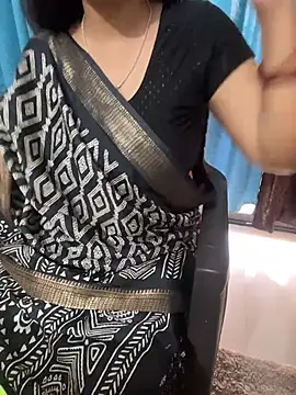 Snapshot of Queenlipx chatting on February 21, 11:33 am Queenlipx online show from February 21, 11:33 am