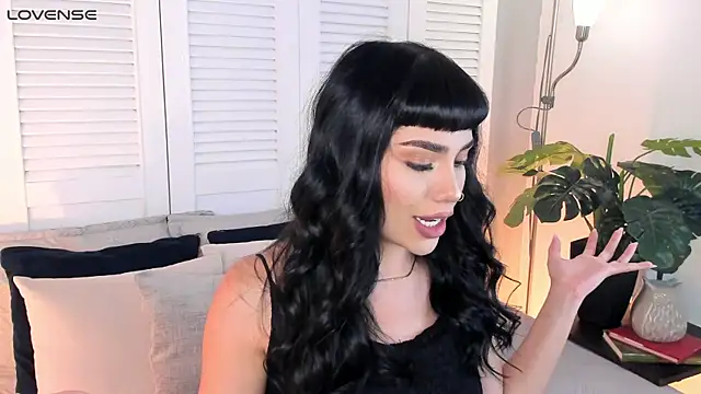 Snapshot of AlmaBlaze chatting on April 27, 1:20 pm AlmaBlaze online show from April 27, 1:20 pm