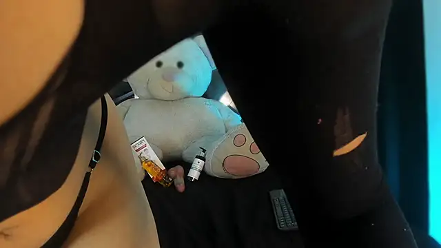 Snapshot of Venus_in_earth chatting on February 24, 7:34 pm Venus in earth online show from February 24, 7:34 pm