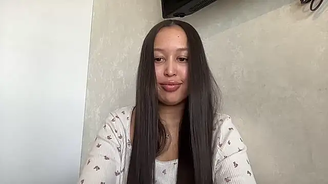 Dana 005 online show from April 9, 1:05 pm