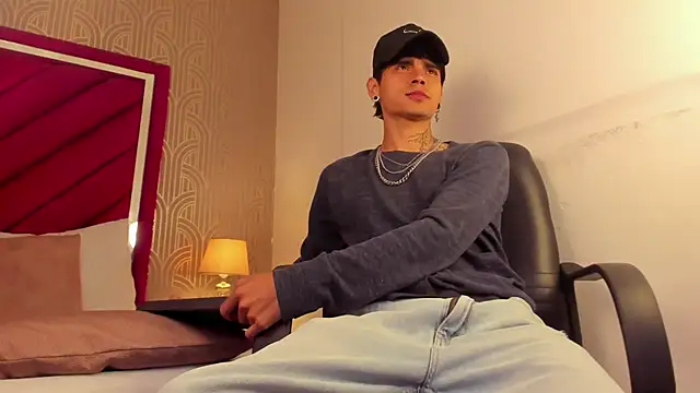 Snapshot of Dominic_Foxx chatting on March 2, 12:45 pm Dominic Foxx online show from March 2, 12:45 pm