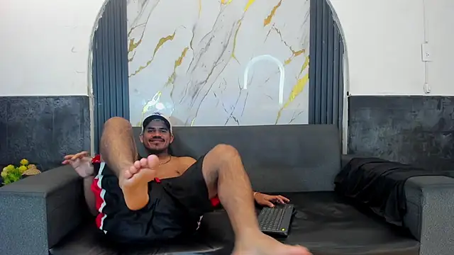 Latins on fire online show from March 22, 12:14 am