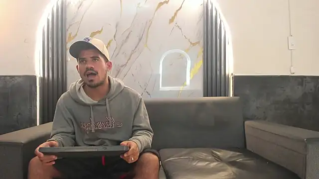 Latins on fire online show from April 15, 12:12 pm