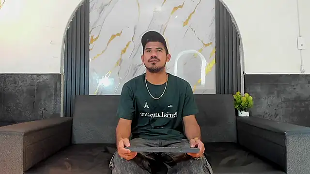 Latins on fire online show from April 17, 11:13 am