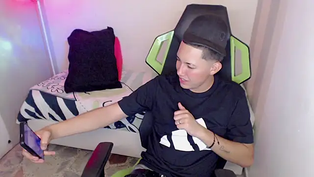 Street poemm  online show from March 7, 10:07 pm