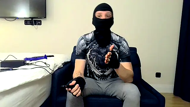 RyanRubber online show from April 5, 8:06 pm