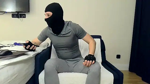 RyanRubber online show from April 16, 8:20 pm