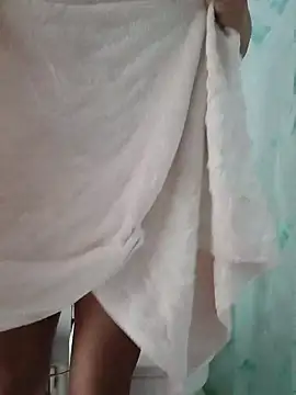 Snapshot of anajulia10 chatting on March 2, 7:37 am anajulia10 online show from March 2, 7:37 am