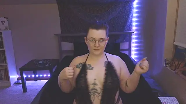 Snapshot of VelvetVixenXOX chatting on March 14, 1:44 am VelvetVixenXOX online show from March 14, 1:44 am