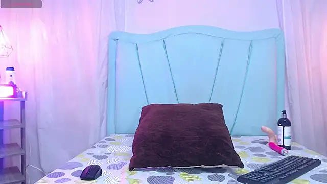 alma ebony online show from August 7, 12:34 am