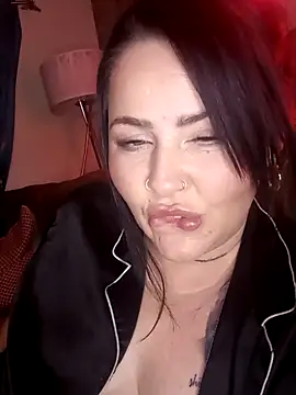 Kandi-kiss online show from April 7, 9:59 pm