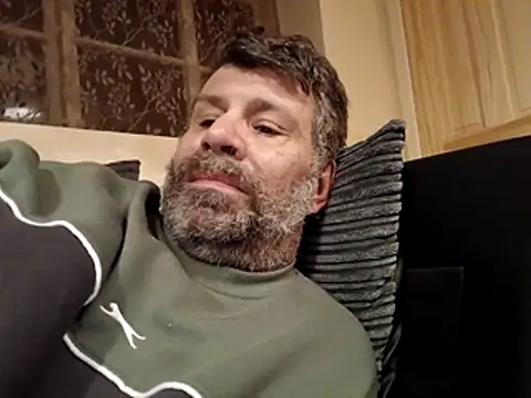 stud2512 online show from April 16, 9:39 pm