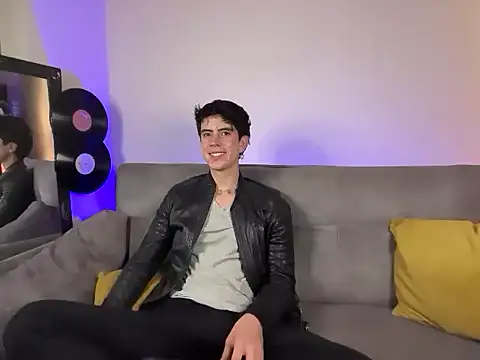 Stolas ying online show from March 5, 9:11 pm