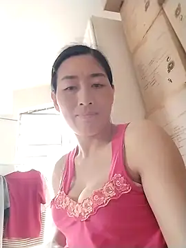 lris-Beauty77 online show from February 27, 7:19 am