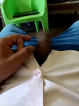 Snapshot of blackbeauty321 chatting on February 27, 7:30 am blackbeauty321 online show from February 27, 7:30 am