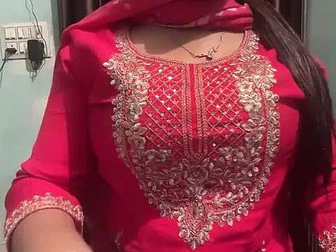 Avneet kaurr1 online show from April 17, 2:53 pm