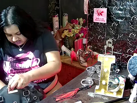 Snapshot of MistressMileenaMiami chatting on July 13, 10:56 pm MistressMileenaMiami online show from July 13, 10:56 pm