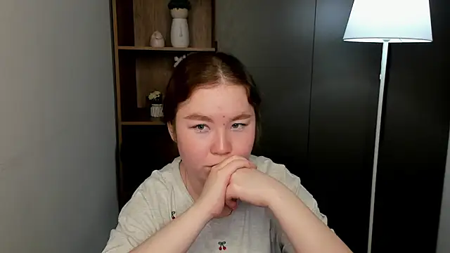 VelvaRomiro online show from February 23, 8:33 am